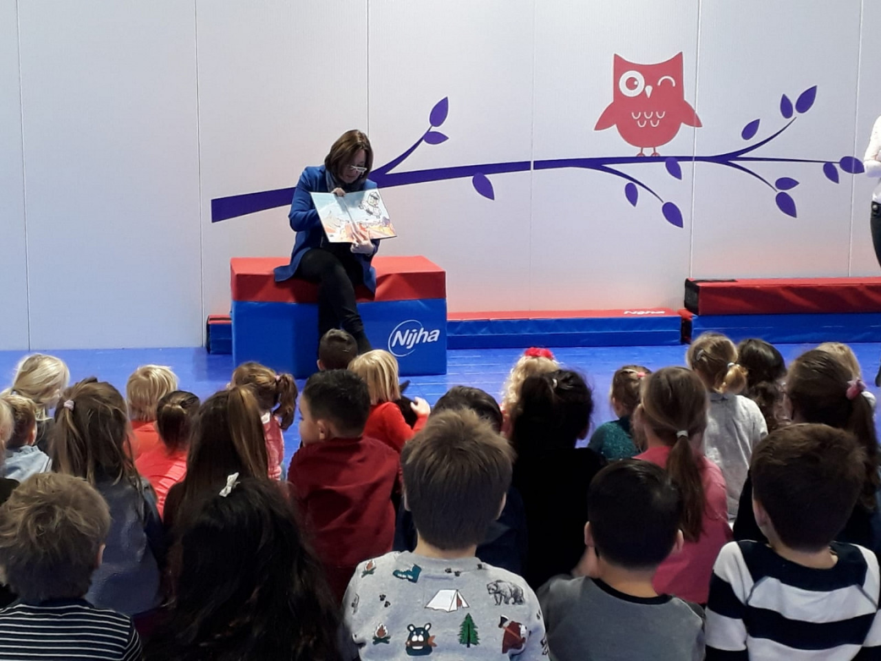 Wethouder Saskia Bruines bezoekt Kindcentrum Vroondaal!